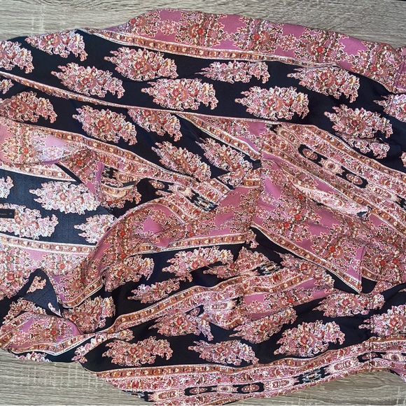 BCBG patterned top - Picture 2 of 4